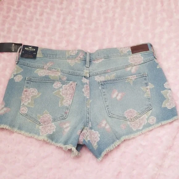 NWT Hollister High Rise Distressed - Picture 3 of 7